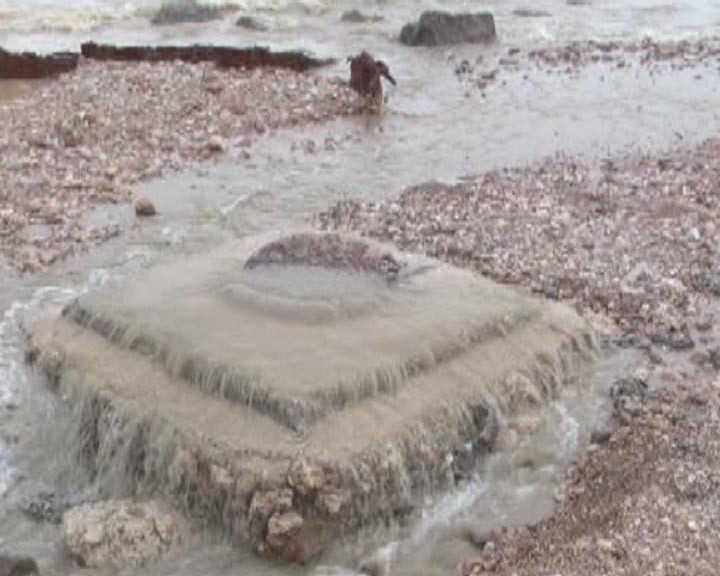 Maltempo ad Agrigento un violento temporale mette in ginocchio la citta', ad avere la peggio il mare